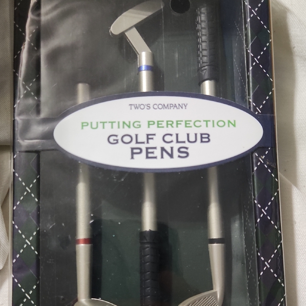 Two's Company Golf Club Pens Set